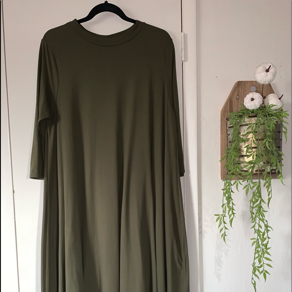 Green midi dress